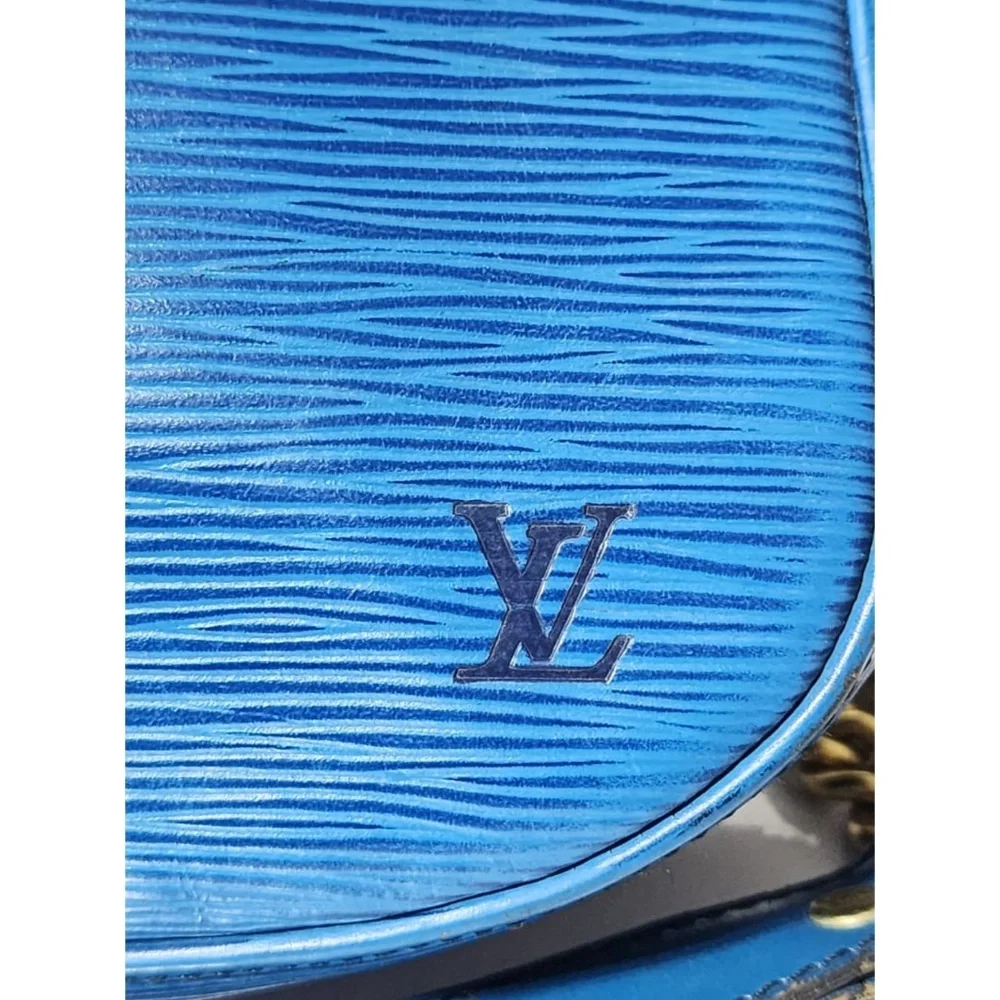 Authentic LOUIS VUITTON Epi Saint Cloud GM Shoulder Bag Blue